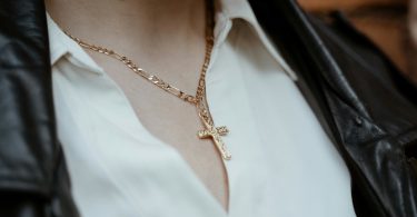 bijou croix pendentif